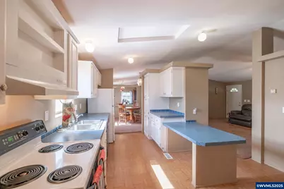 1933 SE Gregory Dr, Dallas, OR 97338 - Photo 21