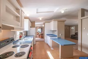 1933 SE Gregory Dr, Dallas, OR 97338 - Photo 21