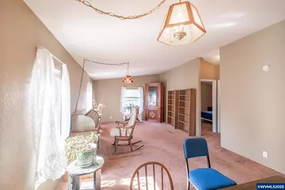 1933 SE Gregory Dr, Dallas, OR 97338 - Photo 33