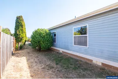 1933 SE Gregory Dr, Dallas, OR 97338 - Photo 5