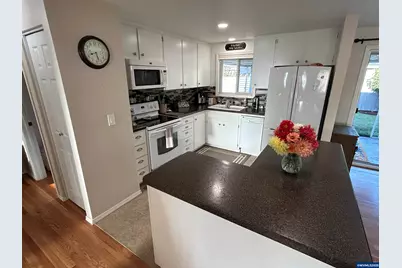 1753 Jansen Wy, Woodburn, OR 97071 - Photo 5