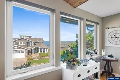 424 SW Cliff St, Depoe Bay, OR 97341 - Photo 17