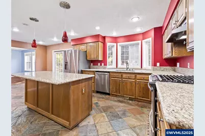 390 Holder Ln SE, Salem, OR 97306 - Photo 15