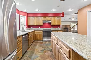 390 Holder Ln SE, Salem, OR 97306 - Photo 17