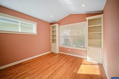 736 SE St Andrews Ln, Dallas, OR 97338 - Photo 7