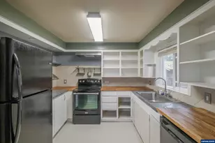 372 Jennings St, Lebanon, OR 97355 - Photo 5