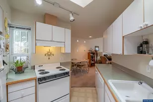 6101 Woodside (-1380 Jonmart Av Se) Dr SE, Salem, OR 97306 - Photo 5