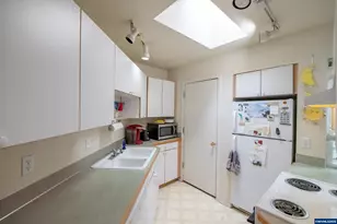 6101 Woodside (-1380 Jonmart Av Se) Dr SE, Salem, OR 97306 - Photo 7