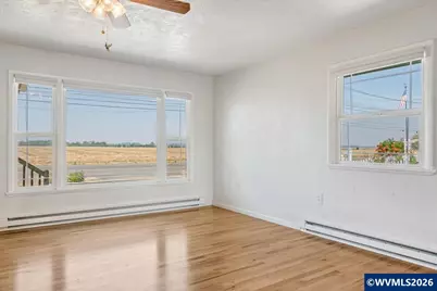 10090 Hoffman Rd, Monmouth, OR 97361 - Photo 5