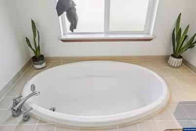 914 James St, Independence, OR 97351 - Photo 5