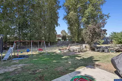 914 James St, Independence, OR 97351 - Photo 41