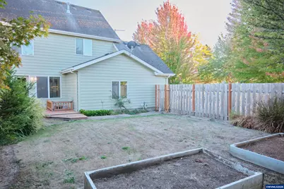 2412 NW Meadows Dr, McMinnville, OR 97128 - Photo 33