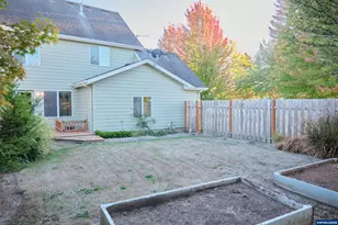 2412 NW Meadows Dr, McMinnville, OR 97128 - Photo 33