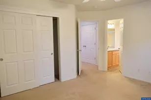 2412 NW Meadows Dr, McMinnville, OR 97128 - Photo 21