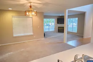 2412 NW Meadows Dr, McMinnville, OR 97128 - Photo 7