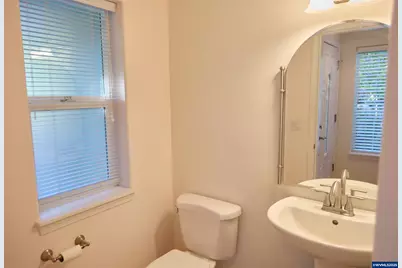 2412 NW Meadows Dr, McMinnville, OR 97128 - Photo 15