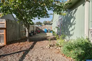 1055 Orchard Ct, Stayton, OR 97383 - Photo 5