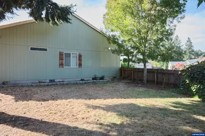 1055 Orchard Ct, Stayton, OR 97383 - Photo 15