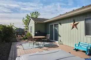 1055 Orchard Ct, Stayton, OR 97383 - Photo 11