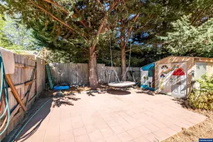 1054 N River Dr, Sweet Home, OR 97386 - Photo 45