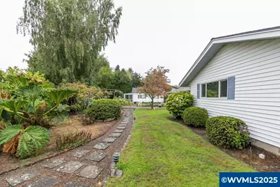 700 NW 18th Pl, McMinnville, OR 97128 - Photo 13