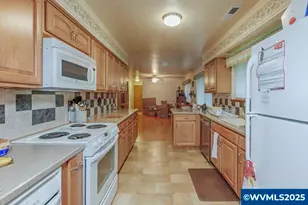 700 NW 18th Pl, McMinnville, OR 97128 - Photo 17