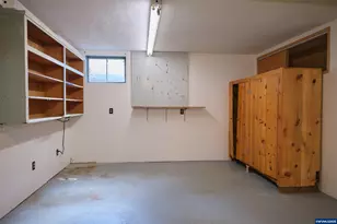 1992 Summit Ave NW, Salem, OR 97304 - Photo 41