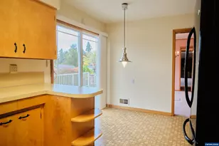 1992 Summit Ave NW, Salem, OR 97304 - Photo 13