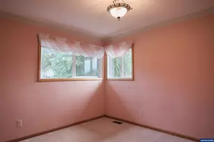 1992 Summit Ave NW, Salem, OR 97304 - Photo 17