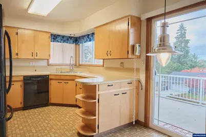 1992 Summit Av NW, Salem, OR 97304 - Photo 11