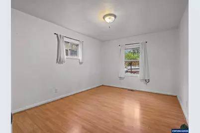 565 18th St SE, Salem, OR 97301 - Photo 17