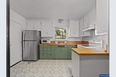 565 18th St SE, Salem, OR 97301 - Photo 7