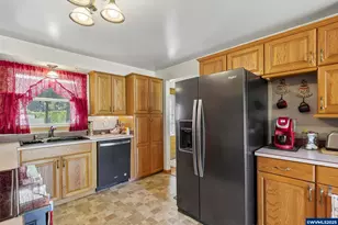 17821 SE Morrison Ct, Gresham, OR 97233 - Photo 13