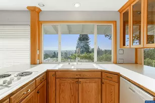 842 Kingwood Dr NW, Salem, OR 97304 - Photo 11