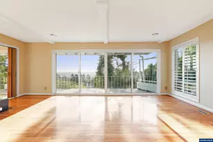 842 Kingwood Dr NW, Salem, OR 97304 - Photo 9