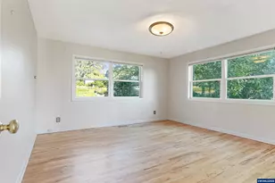 842 Kingwood Dr NW, Salem, OR 97304 - Photo 17