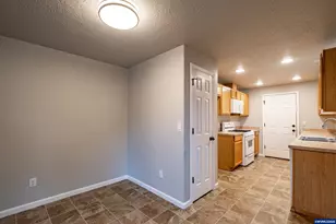 3990 Osage St, Sweet Home, OR 97386 - Photo 11