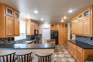 15984 N Santiam Hwy SE, Stayton, OR 97383 - Photo 9