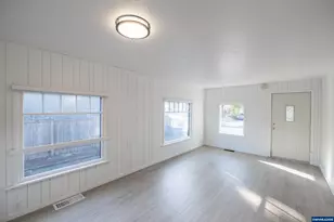 1385 Waller St SE, Salem, OR 97302 - Photo 7