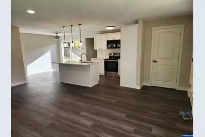 2419 Ermine St SE, Albany, OR 97322 - Photo 3