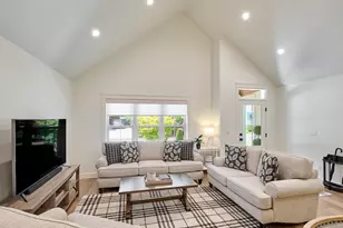 201 Jerome Av, Silverton, OR 97381 - Photo 3