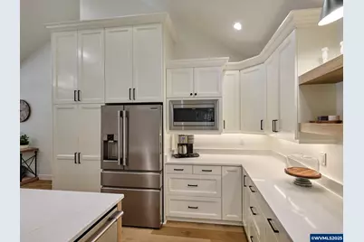 201 Jerome Av, Silverton, OR 97381 - Photo 15