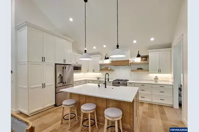 201 Jerome Av, Silverton, OR 97381 - Photo 11