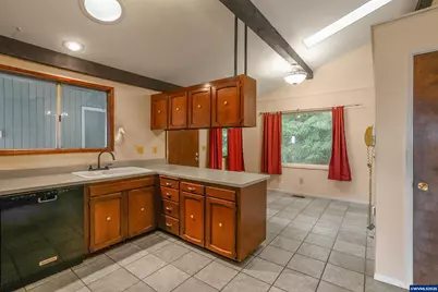 7885 NW Ridgewood Dr, Corvallis, OR 97330 - Photo 13