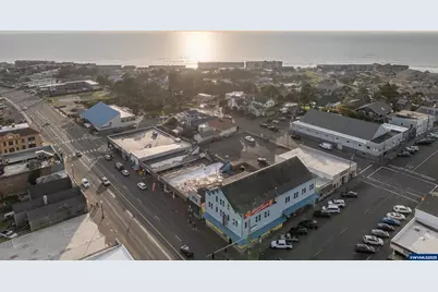 443 SW 7th St, Newport, OR 97365 - Photo 23