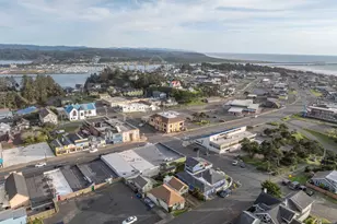 443 SW 7th St, Newport, OR 97365 - Photo 15