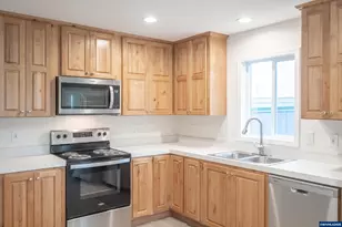 3253 Comber Ct NE, Salem, OR 97305 - Photo 11