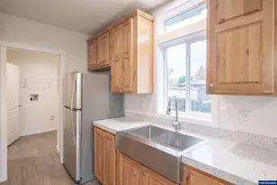 3223 Comber Ct NE, Salem, OR 97305 - Photo 9