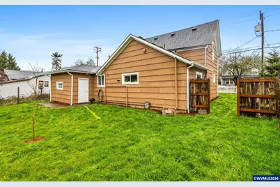 456 N Log Cabin St, Independence, OR 97351 - Photo 25