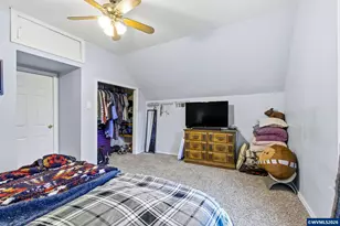 456 N Log Cabin St, Independence, OR 97351 - Photo 23